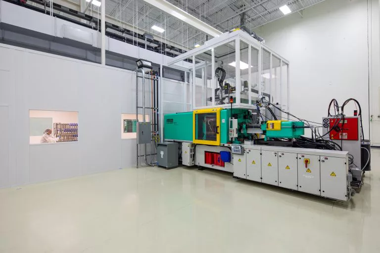 SIMTEC Adds Smart Clean Room Innovative clean room design for custom medical device manufacturing